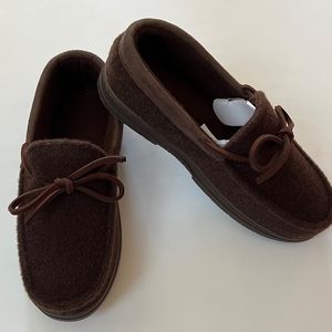 Wayland Square Men’s Slippers Deluxe Memory Foam Size Small 6/7